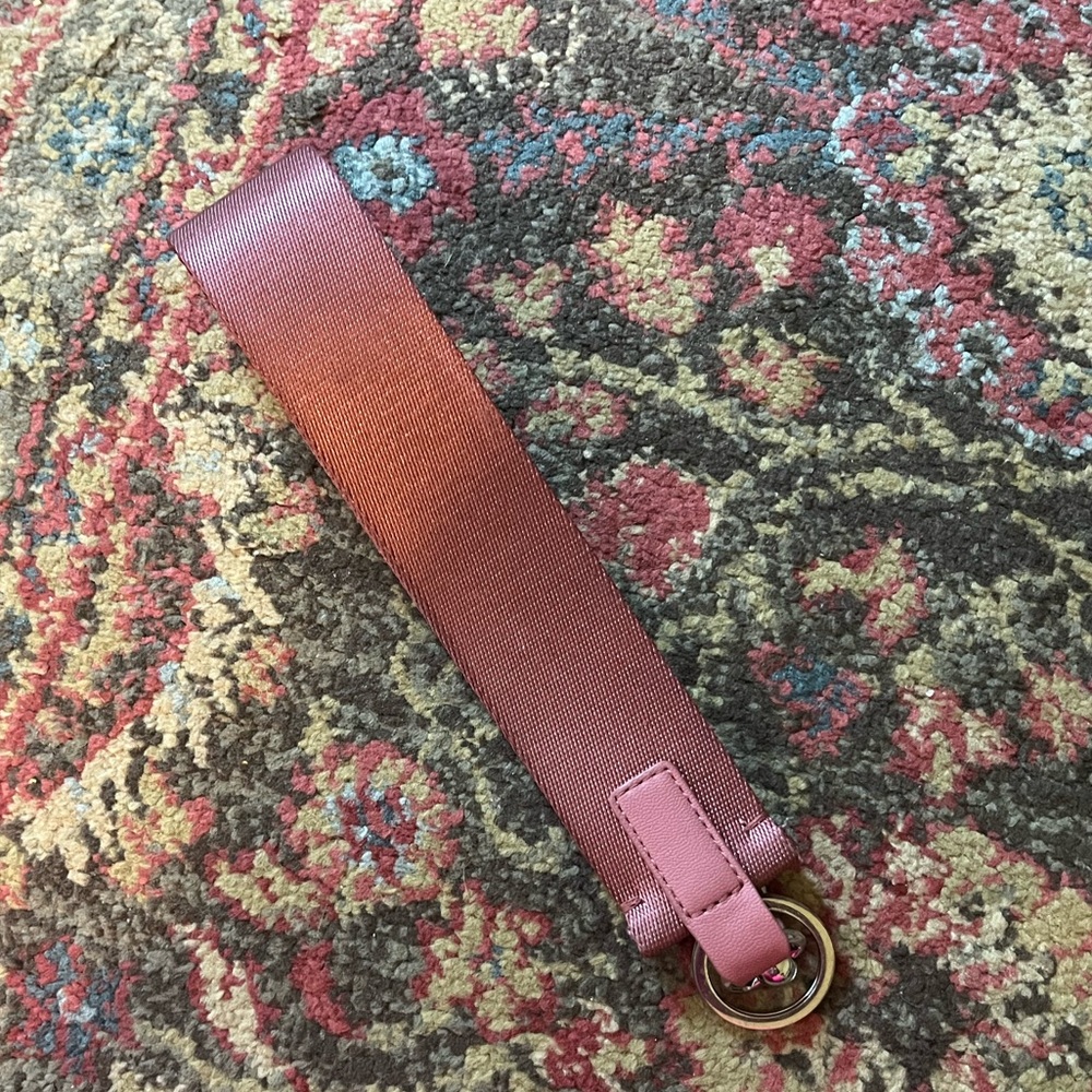 Lululemon never lost keychain - Picture 2 of 4